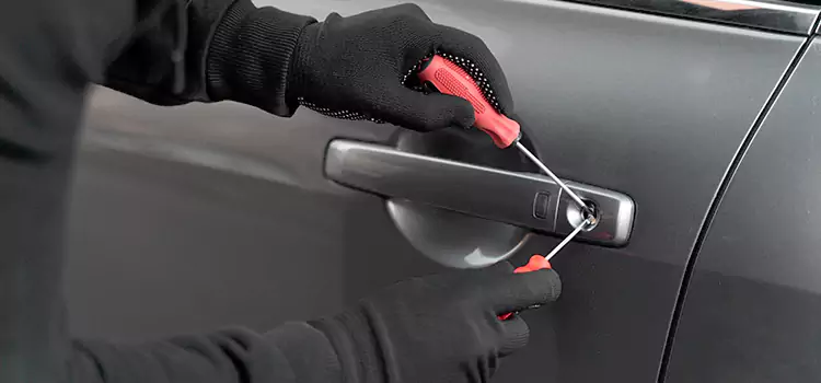 Locked Out of Car Help Wallingford Center